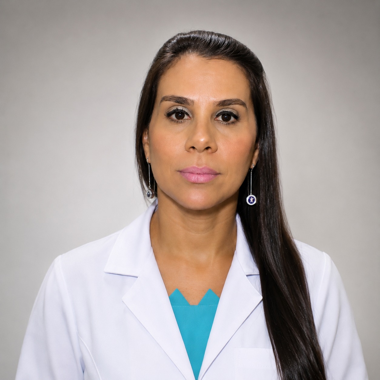 Dra. Ana Karina Moura, dermatologista da Clínica Biodermato